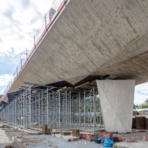 Brug in beeld: De Dvorecký Most, Praag
